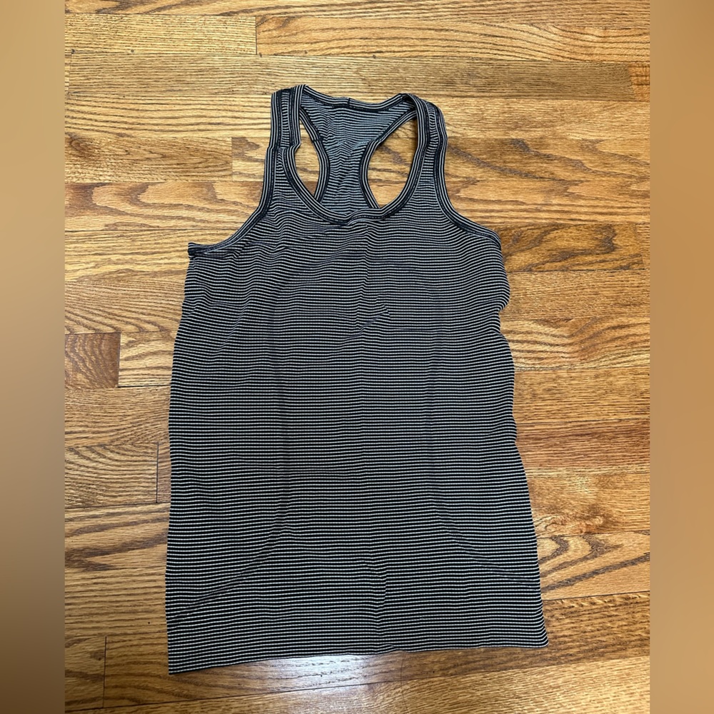 Excellent condition Lululemon Swiftly Tech Tank Top striped black white 4